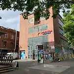 Cosy And Modern In Vibrant West Leipzig