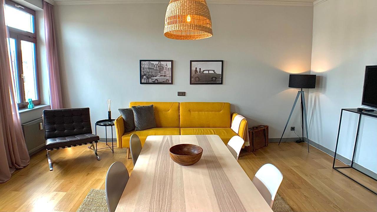 Cosy And Modern In Vibrant West
